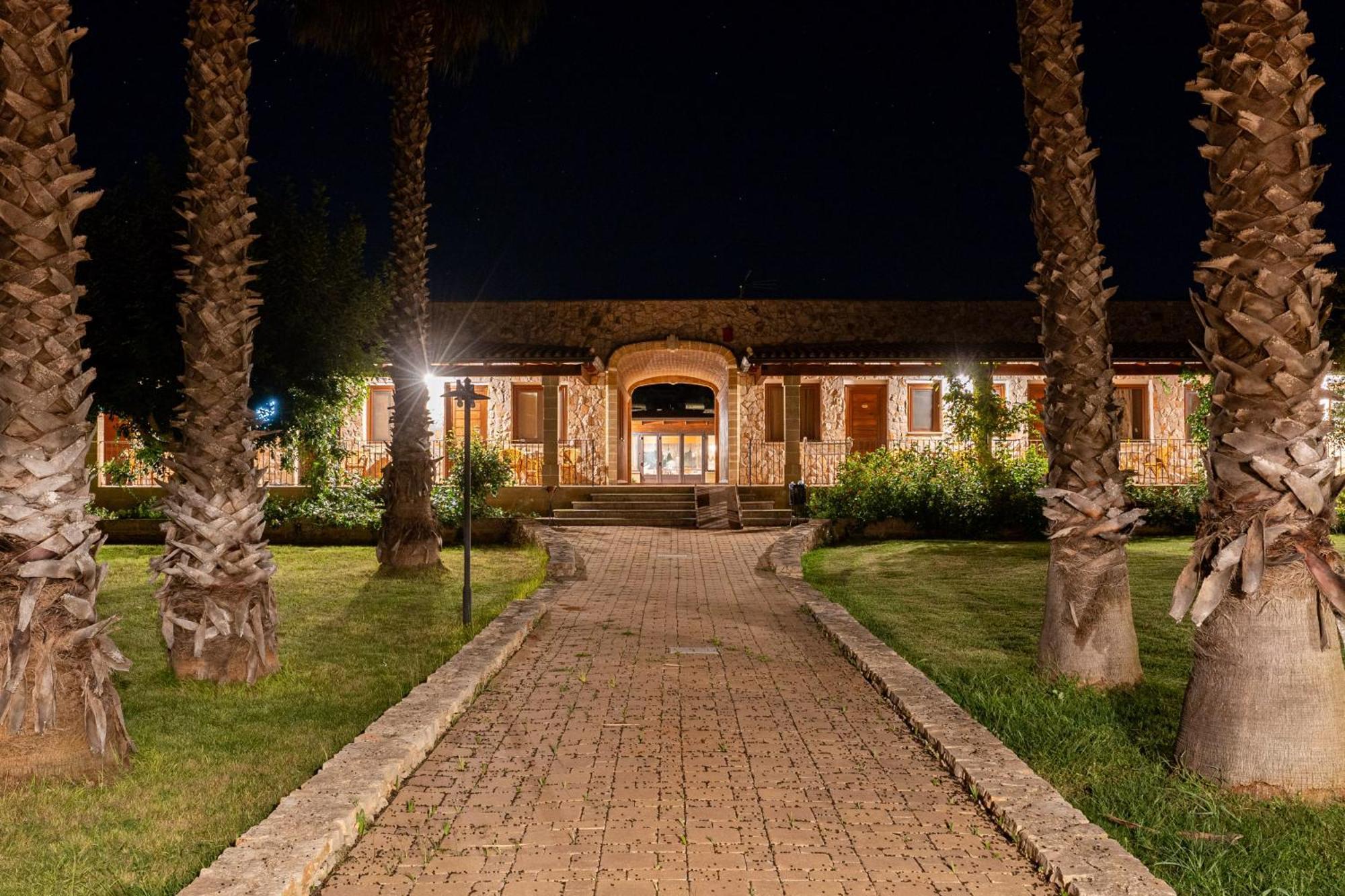 פרזיצ'ה Hotel Masseria Le Pajare מראה חיצוני תמונה