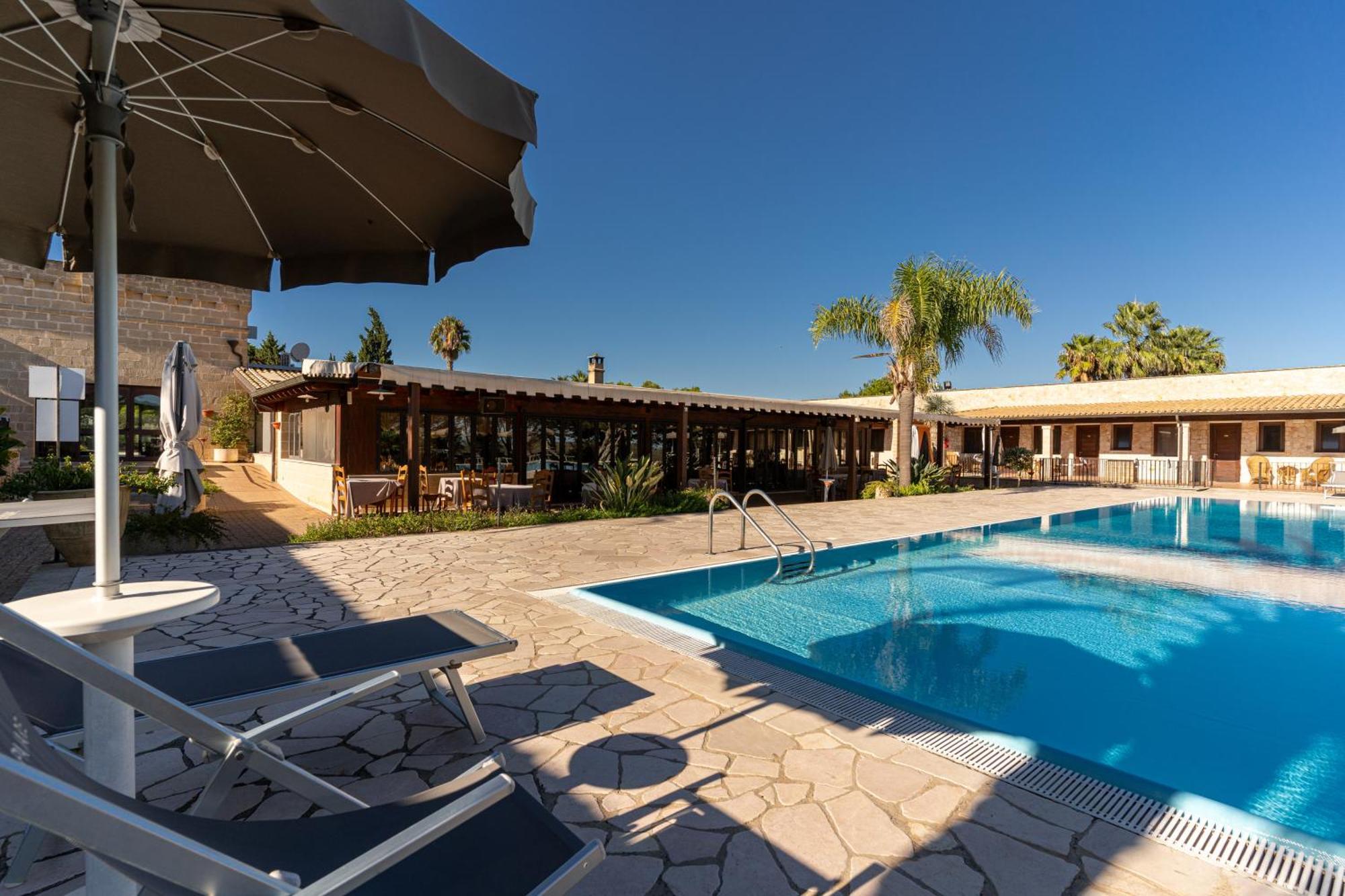 פרזיצ'ה Hotel Masseria Le Pajare מראה חיצוני תמונה