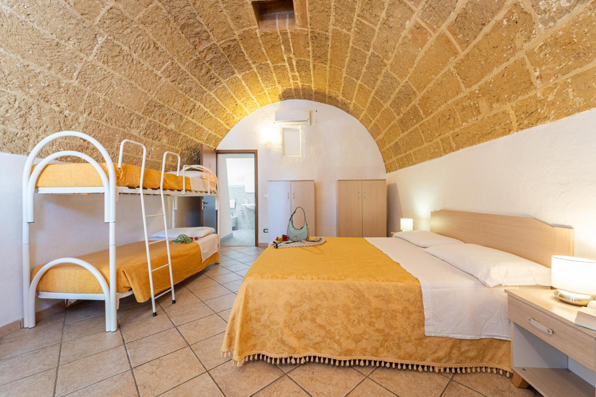 פרזיצ'ה Hotel Masseria Le Pajare מראה חיצוני תמונה