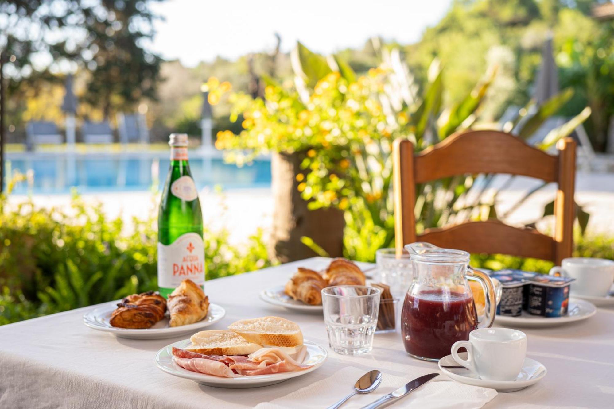 פרזיצ'ה Hotel Masseria Le Pajare מראה חיצוני תמונה
