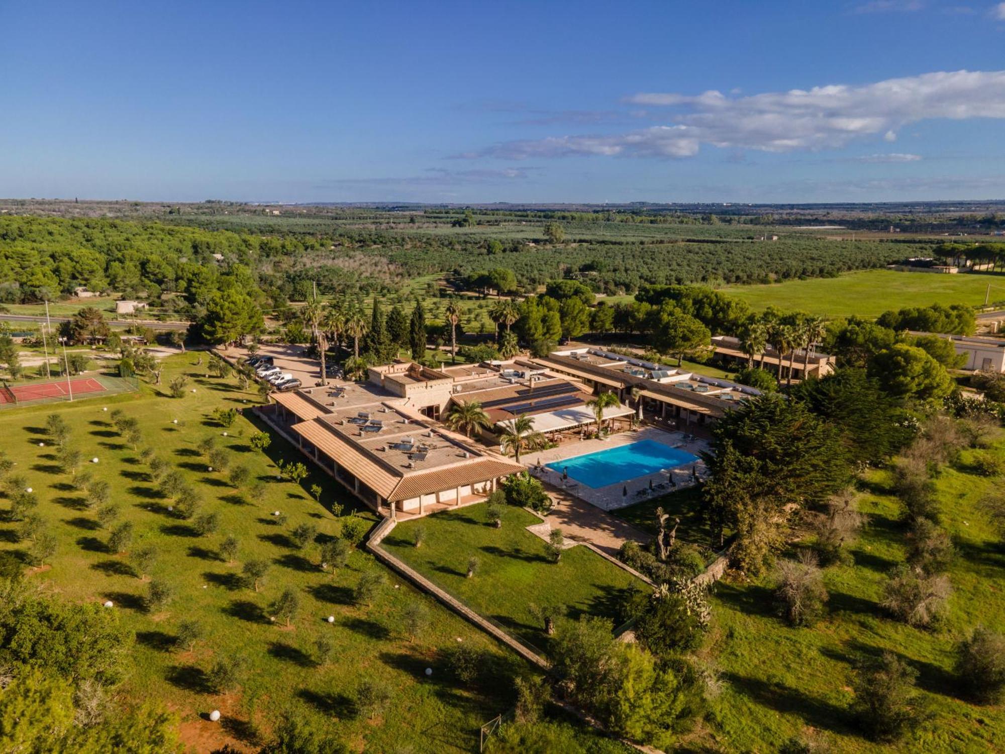 פרזיצ'ה Hotel Masseria Le Pajare מראה חיצוני תמונה