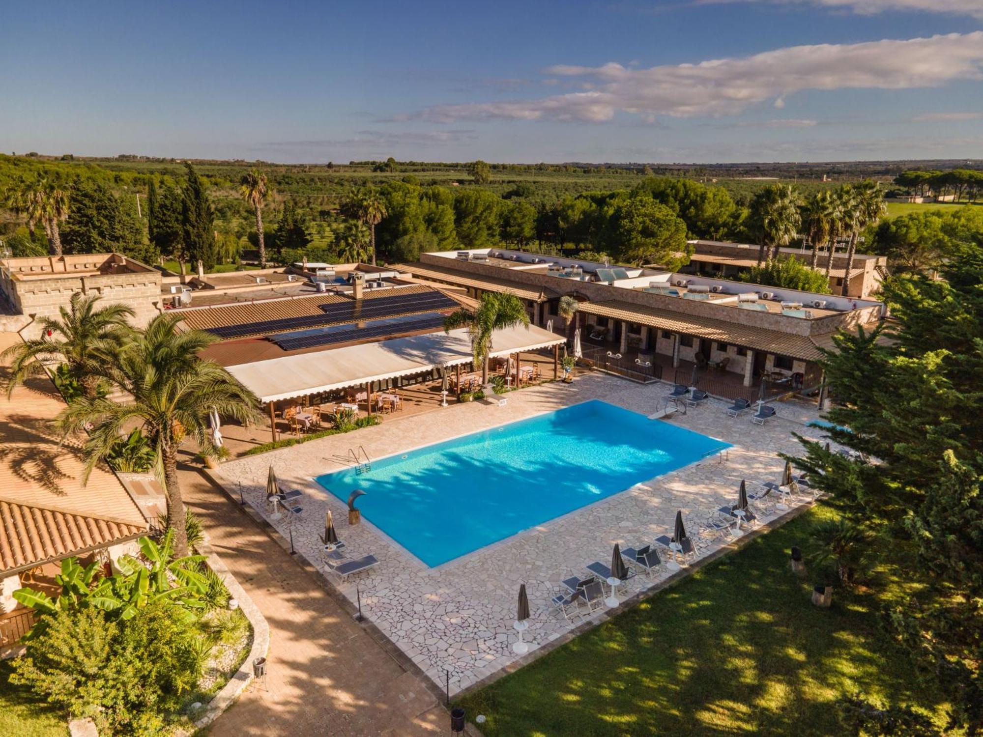 פרזיצ'ה Hotel Masseria Le Pajare מראה חיצוני תמונה